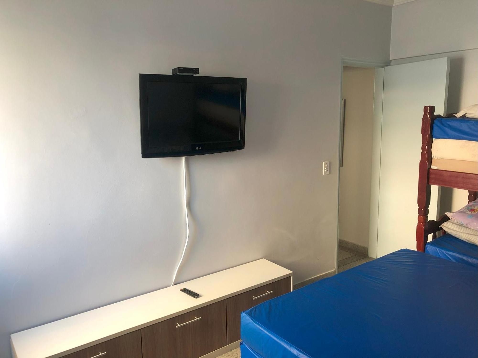 Apto Com 01 A 50 Metros Da Bairro Boqueirao * Praia Grande (Santos)